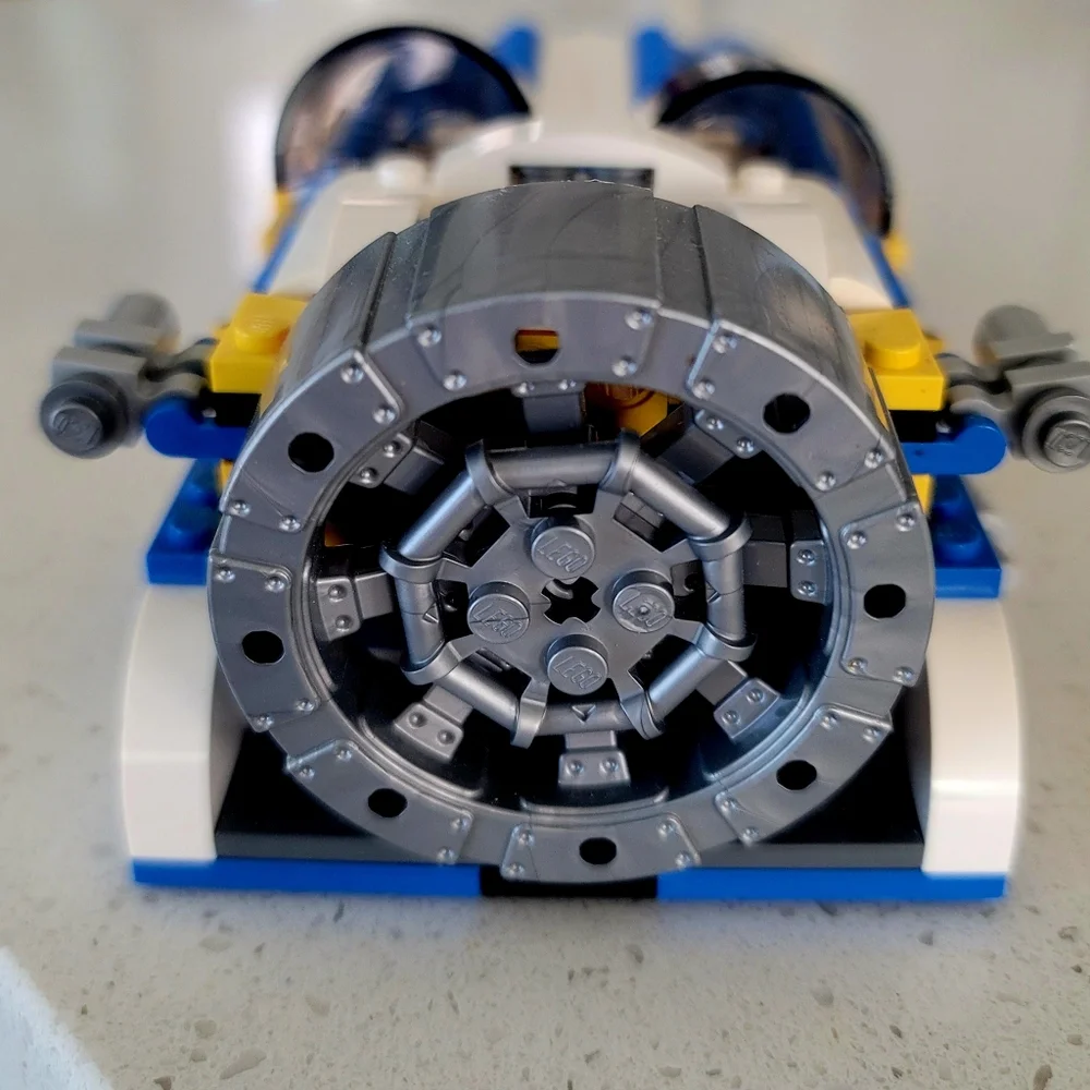 LEGO Creator Aviation Adventures 31011 Sleek Speedboat - Picture 4 of 5